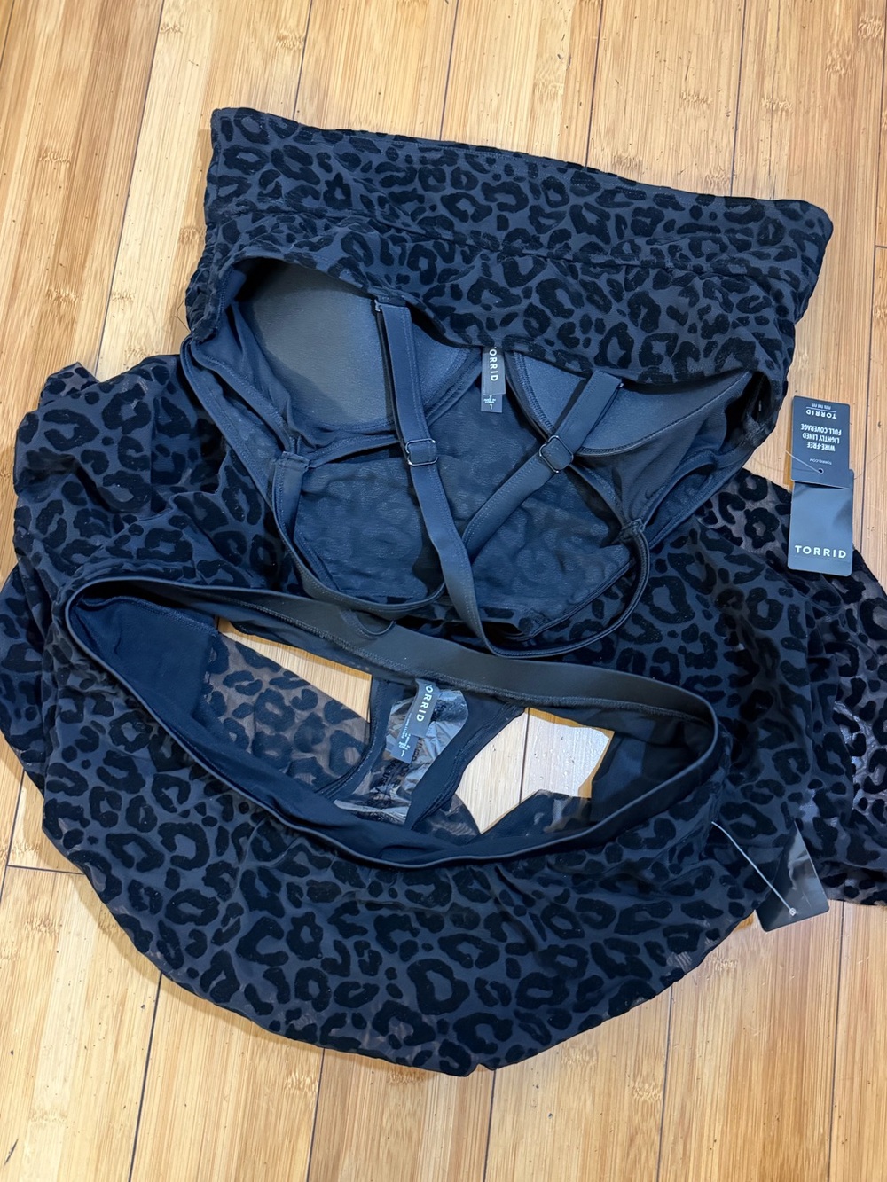 NWT Torrid Black Velvet Leopard Print Bikini Skater Skirt Set Size 1X - Picture 7 of 13